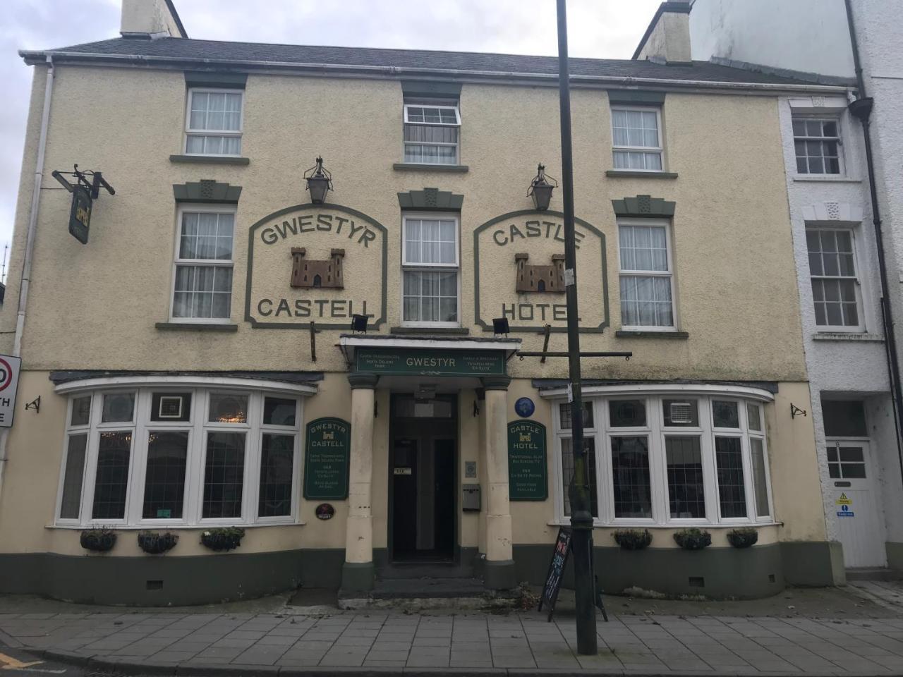 The Castle Hotel Lampeter Exterior foto